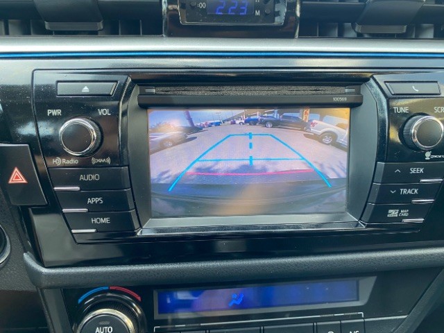 Toyota Corolla Vehicle Full-screen Gallery Image 14