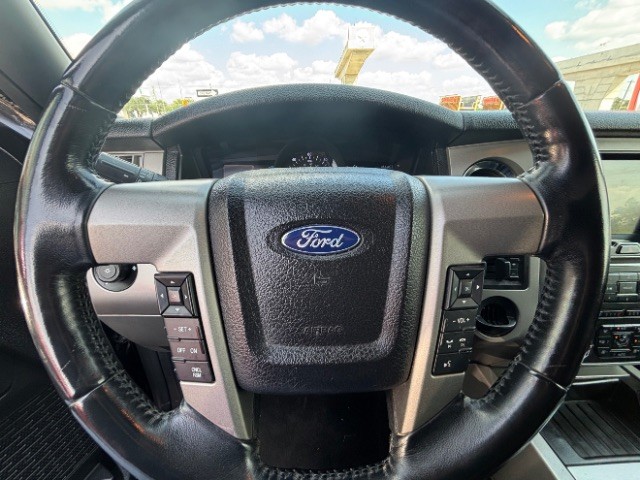 Ford Expedition Vehicle Full-screen Gallery Image 13