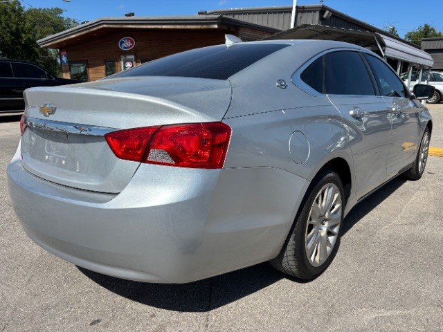 Chevrolet Impala Vehicle Full-screen Gallery Image 05