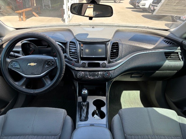 Chevrolet Impala Vehicle Full-screen Gallery Image 07