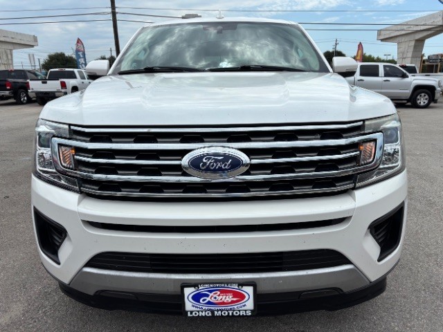 Ford Expedition Max Vehicle Full-screen Gallery Image 02