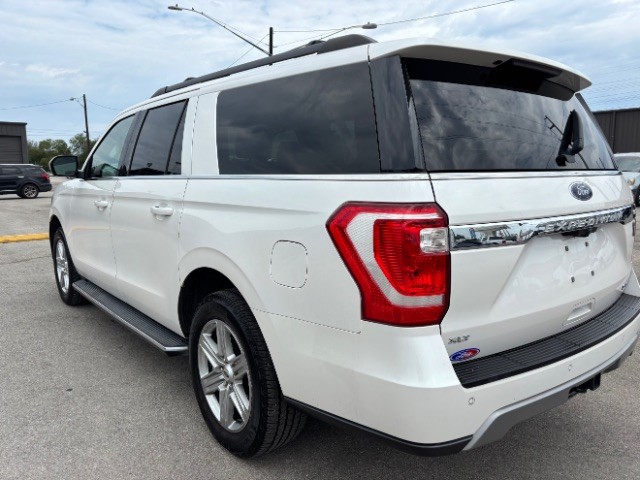 Ford Expedition Max Vehicle Full-screen Gallery Image 04
