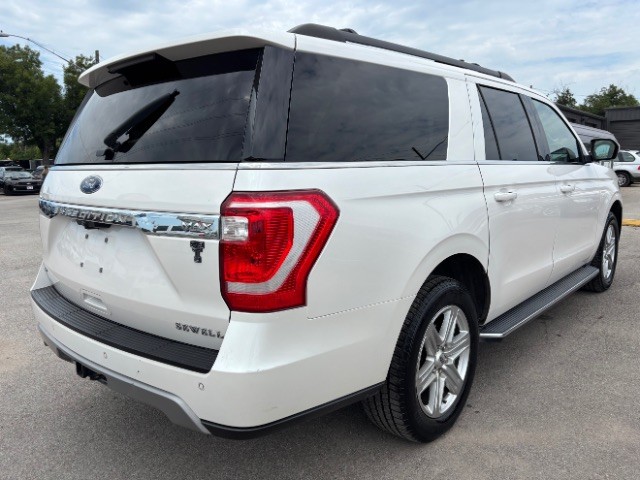Ford Expedition Max Vehicle Full-screen Gallery Image 05