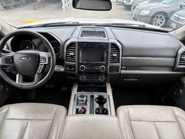 Ford Expedition Max Vehicle Full-screen Gallery Image 08