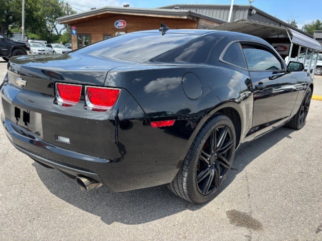 Chevrolet Camaro Vehicle Full-screen Gallery Image 05