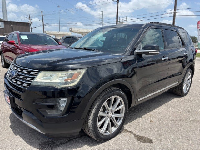 Ford Explorer Vehicle Full-screen Gallery Image 03