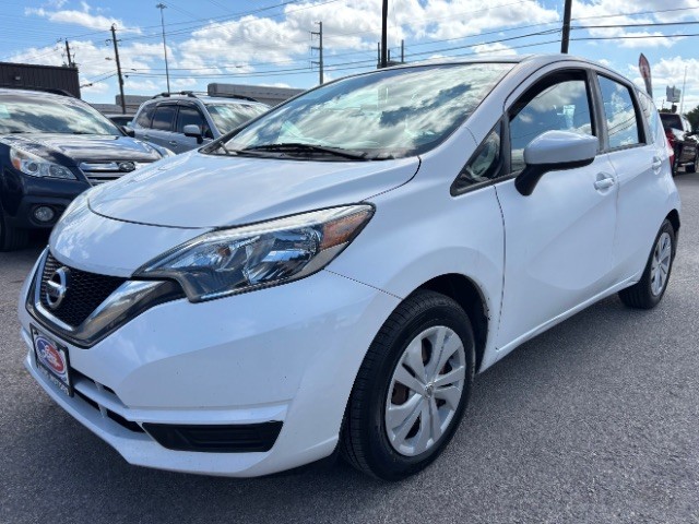 Nissan Versa Note Vehicle Full-screen Gallery Image 03