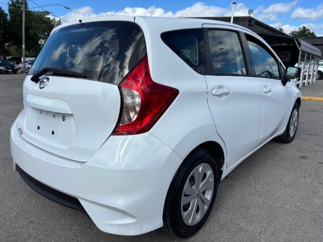 Nissan Versa Note Vehicle Full-screen Gallery Image 05