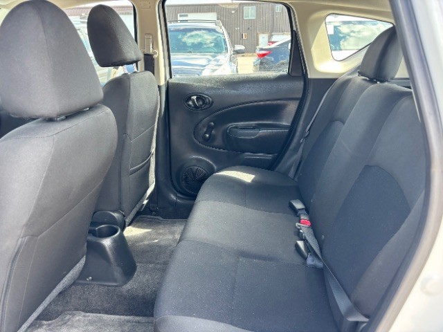Nissan Versa Note Vehicle Full-screen Gallery Image 06
