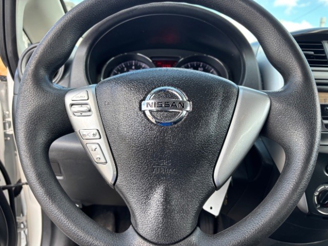 Nissan Versa Note Vehicle Full-screen Gallery Image 11