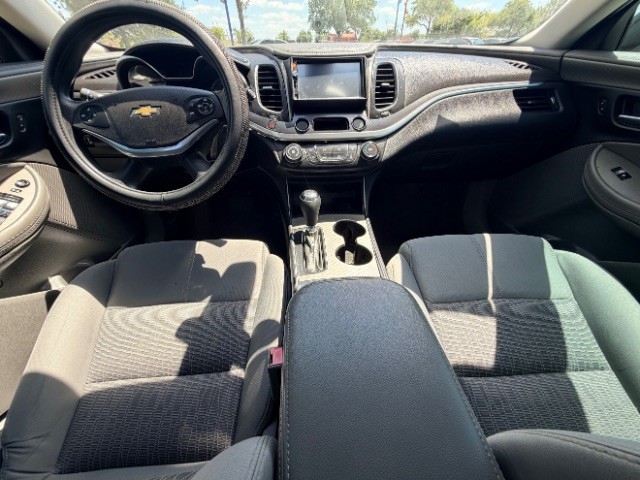 Chevrolet Malibu Vehicle Full-screen Gallery Image 06