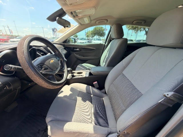 Chevrolet Malibu Vehicle Full-screen Gallery Image 07