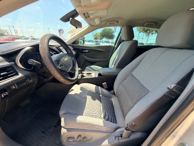 Chevrolet Malibu Vehicle Full-screen Gallery Image 08
