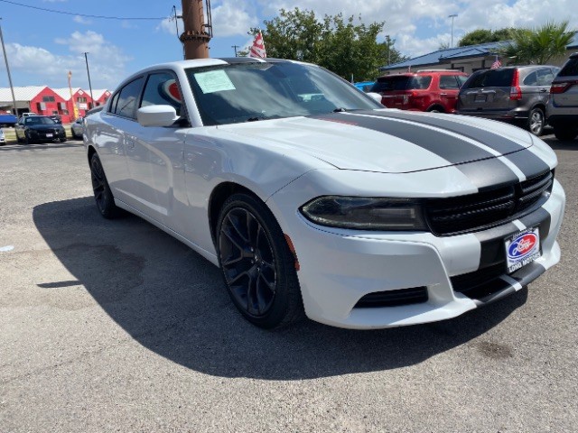 Dodge Charger Vehicle Full-screen Gallery Image 03