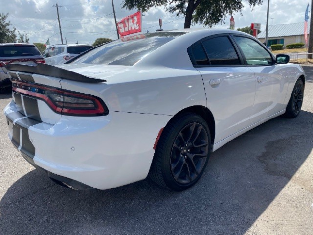 Dodge Charger Vehicle Full-screen Gallery Image 04