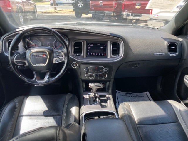 Dodge Charger Vehicle Full-screen Gallery Image 06