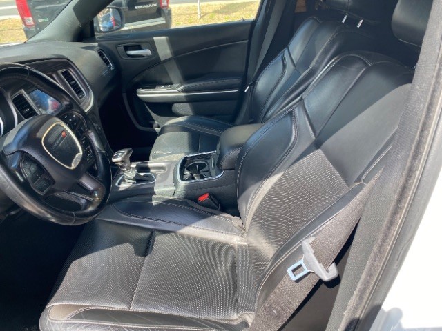 Dodge Charger Vehicle Full-screen Gallery Image 08