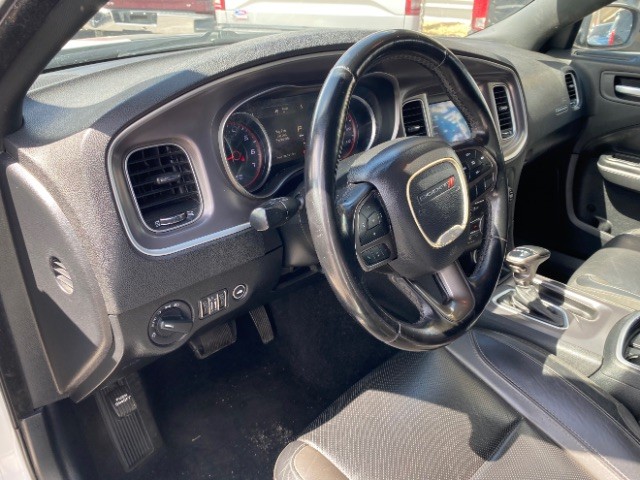 Dodge Charger Vehicle Full-screen Gallery Image 09