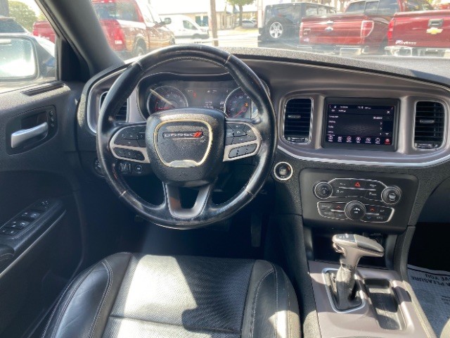 Dodge Charger Vehicle Full-screen Gallery Image 11