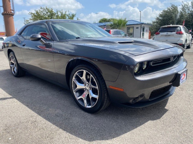 Dodge Challenger Vehicle Full-screen Gallery Image 03