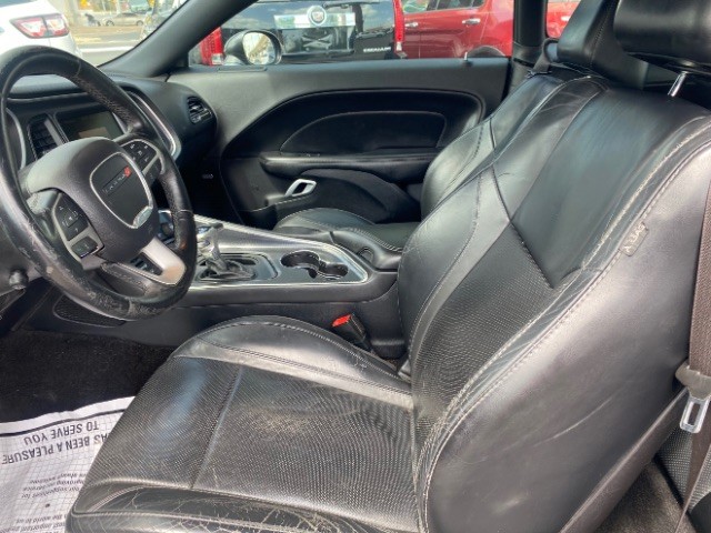 Dodge Challenger Vehicle Full-screen Gallery Image 08