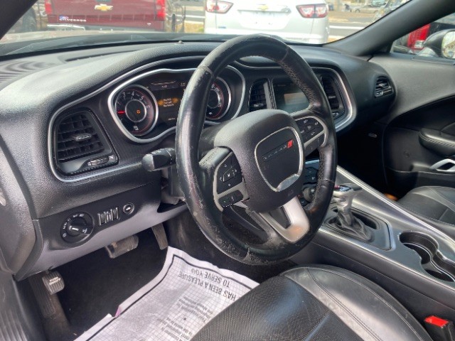 Dodge Challenger Vehicle Full-screen Gallery Image 09