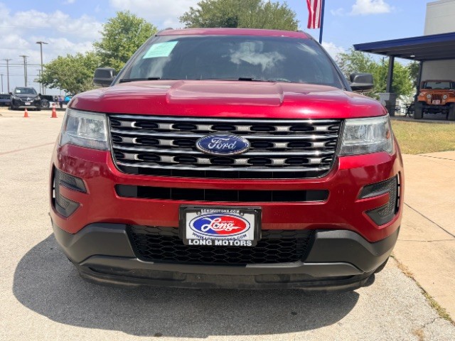 Ford Explorer Vehicle Full-screen Gallery Image 02