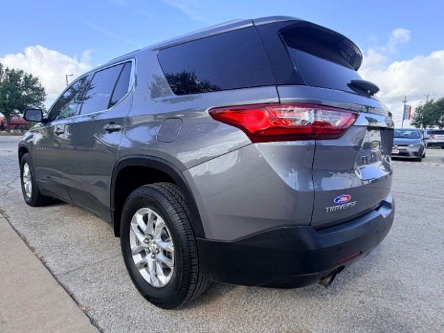 Chevrolet Traverse Vehicle Full-screen Gallery Image 05