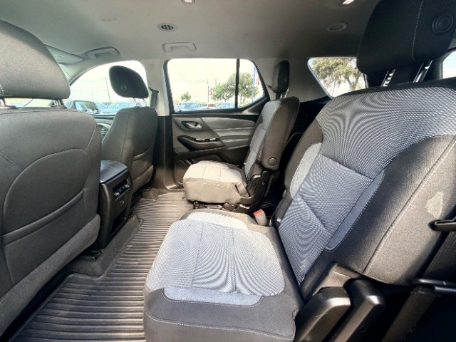 Chevrolet Traverse Vehicle Full-screen Gallery Image 11