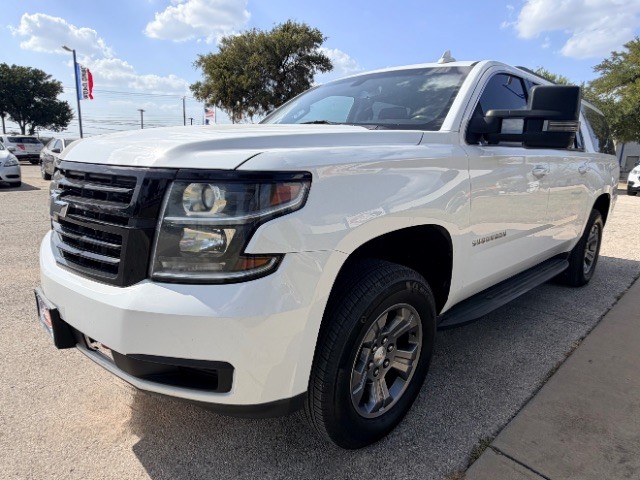Chevrolet Suburban Vehicle Full-screen Gallery Image 03