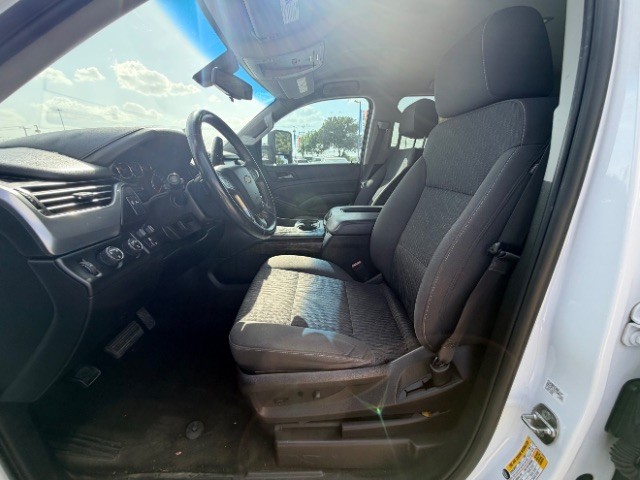 Chevrolet Suburban Vehicle Full-screen Gallery Image 07