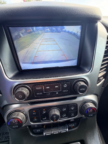 Chevrolet Suburban Vehicle Full-screen Gallery Image 13