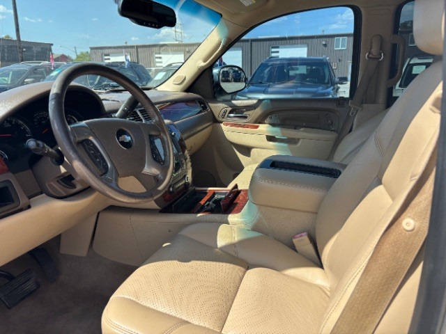 Chevrolet Tahoe Vehicle Full-screen Gallery Image 11