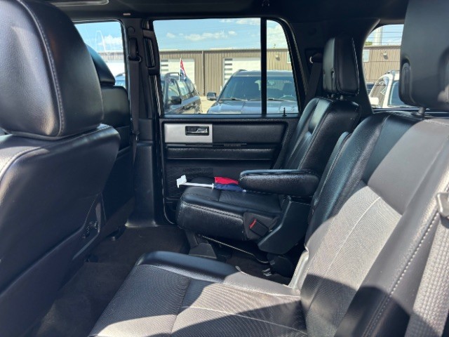 Ford Expedition Vehicle Full-screen Gallery Image 06