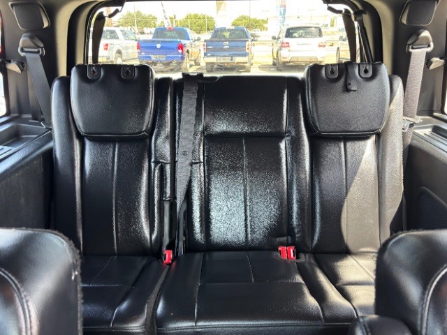 Ford Expedition Vehicle Full-screen Gallery Image 07