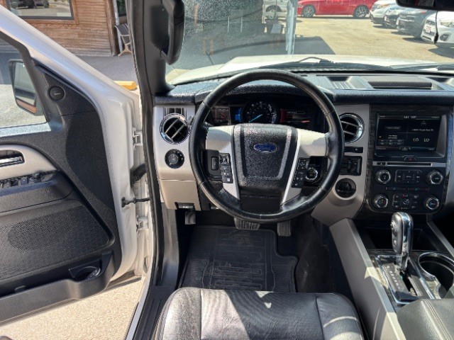 Ford Expedition Vehicle Full-screen Gallery Image 09