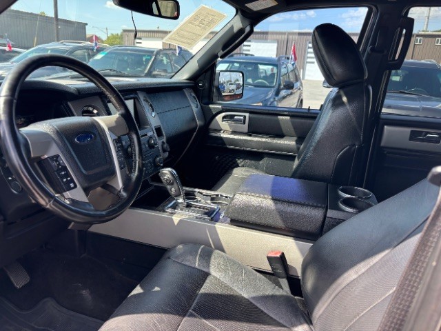 Ford Expedition Vehicle Full-screen Gallery Image 12