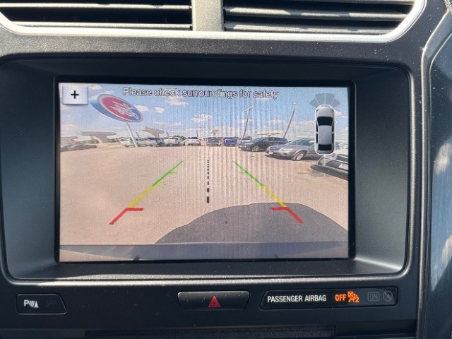 Ford Explorer Vehicle Full-screen Gallery Image 12