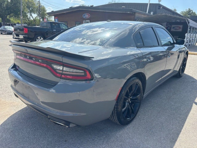 Dodge Charger Vehicle Full-screen Gallery Image 04