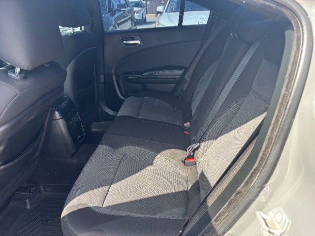 Dodge Charger Vehicle Full-screen Gallery Image 05