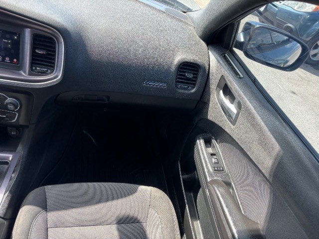 Dodge Charger Vehicle Full-screen Gallery Image 09