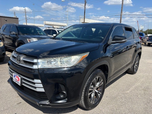 Toyota Highlander Vehicle Full-screen Gallery Image 03