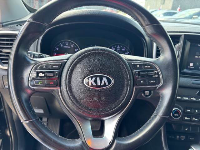 Kia Sportage Vehicle Full-screen Gallery Image 11