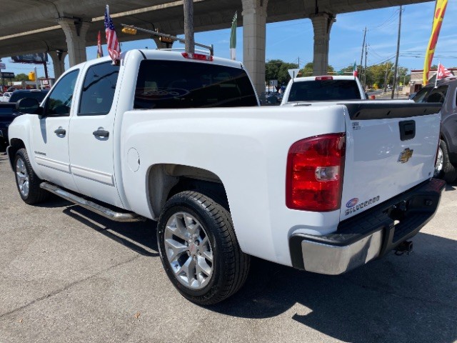 Chevrolet Silverado 1500 Vehicle Full-screen Gallery Image 05