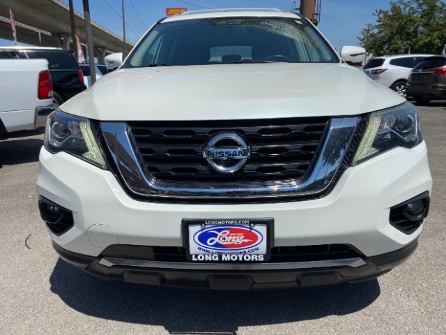 Nissan Pathfinder Vehicle Full-screen Gallery Image 02