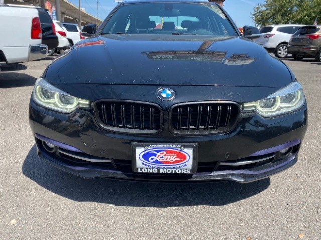 BMW 328i Vehicle Full-screen Gallery Image 02