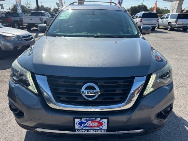 Nissan Pathfinder Vehicle Full-screen Gallery Image 02