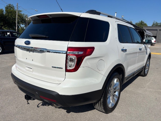 Ford Explorer Vehicle Full-screen Gallery Image 05