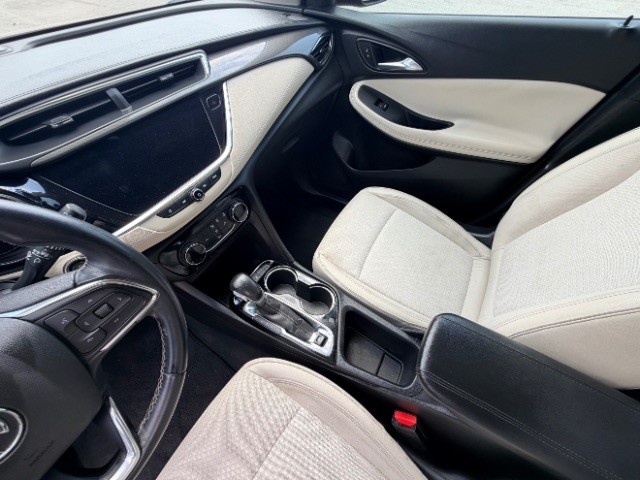 Buick Encore GX Vehicle Full-screen Gallery Image 10