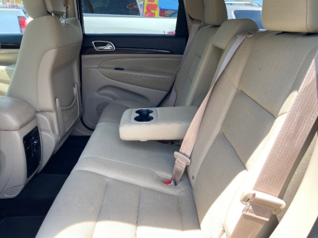 Jeep Grand Cherokee Vehicle Full-screen Gallery Image 07